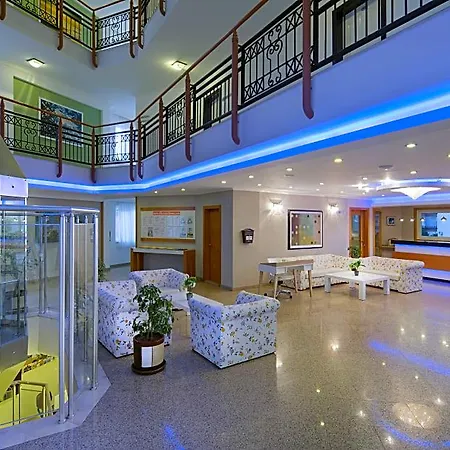 Moonflower Aparts&suites Hotell 4*